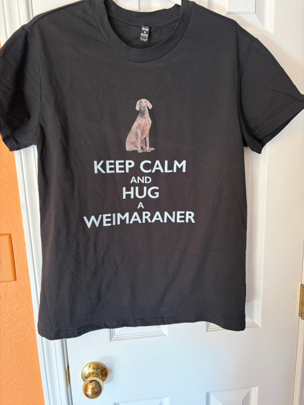 Keep Calm and Hug a Weimaraner T-Shirt - Black